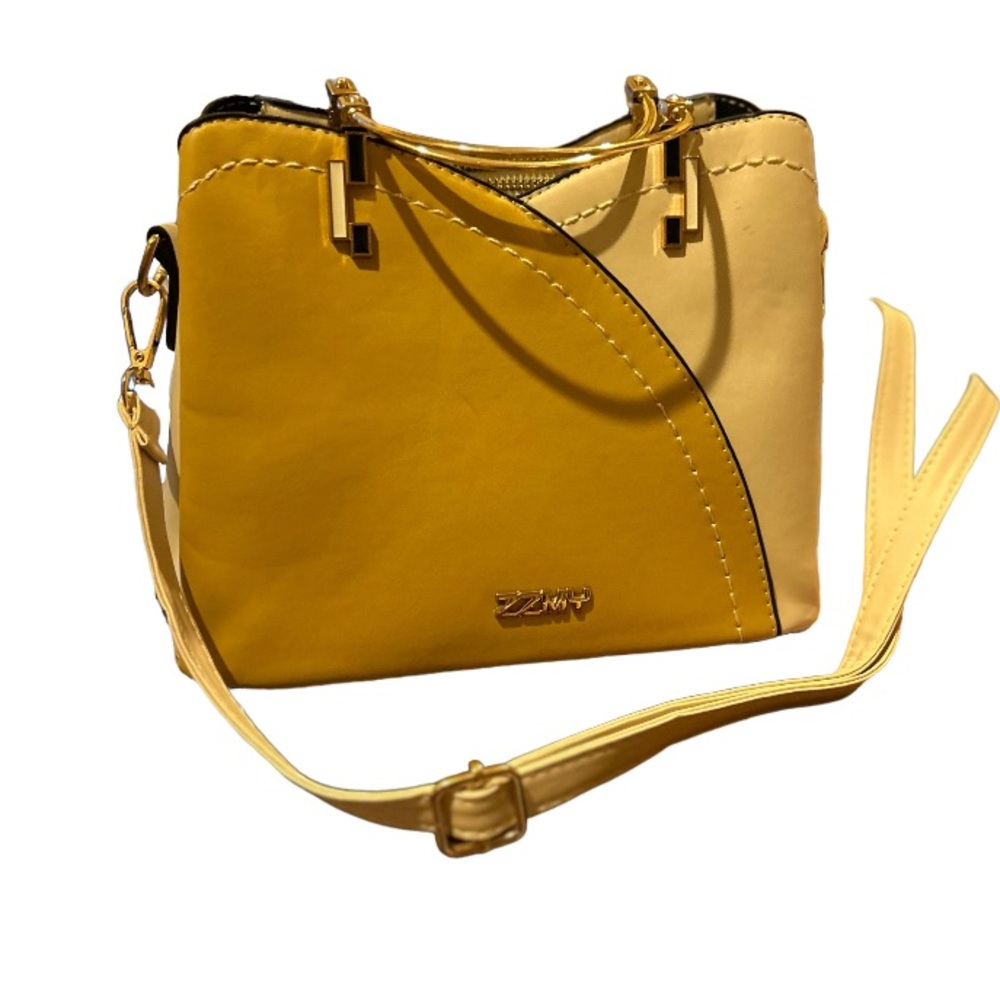 Vegan leather NWT multi compartment